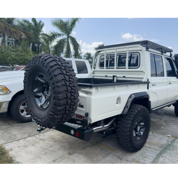 REAR BAR TOYOTA LAND CRUISER 79 SERIES WITH SINGLE WHEEL CARRIER AND DUAL JERRY CAN HOLDER - BW80-4143 - Imagen 2